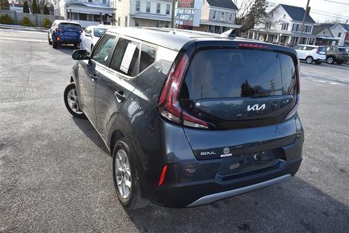 Gravity Gray 2023 Kia Soul LX