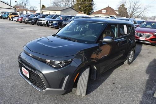 Gravity Gray 2023 Kia Soul LX