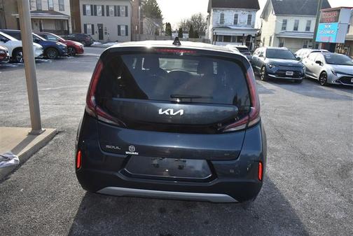 Gravity Gray 2023 Kia Soul LX