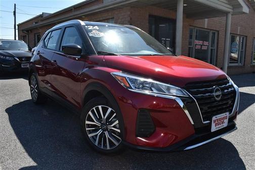 RED 2024 Nissan Kicks SV