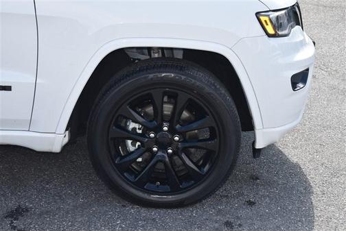 2022 Jeep Grand Cherokee Laredo