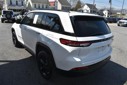 2023 Jeep Grand Cherokee Altitude