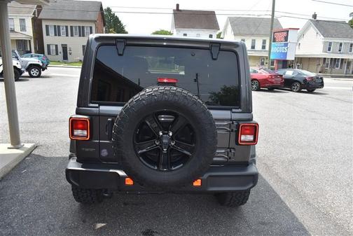 Granite Crystal Metallic Clearcoat 2021 Jeep Wrangler Unlimited Sahara