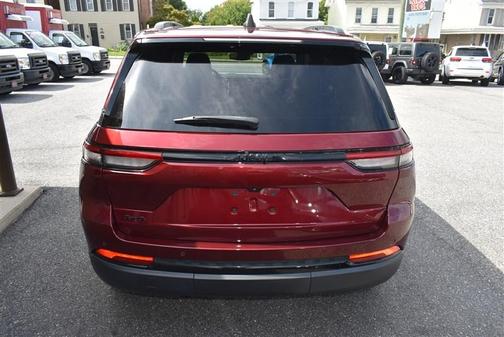 Velvet Red Pearlcoat 2023 Jeep Grand Cherokee Altitude