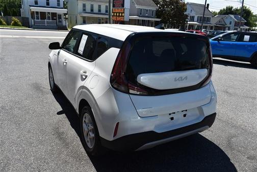 Snow White Pearl 2025 Kia Soul LX