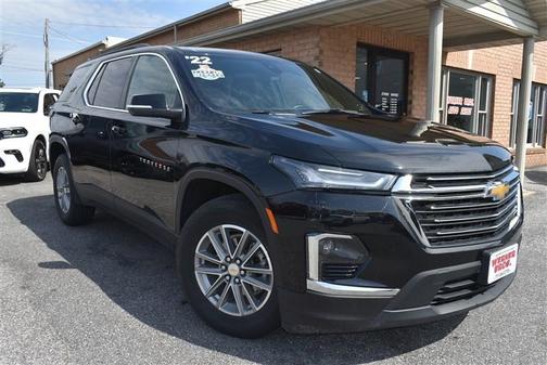 Mosaic Black Metallic 2022 Chevrolet Traverse LT Cloth
