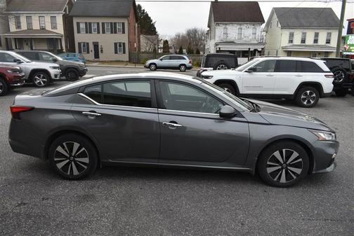 2021 Nissan Altima 2.5 SV