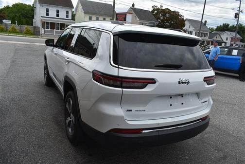 Bright White Clearcoat 2023 Jeep Grand Cherokee L Limited