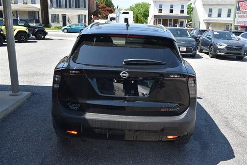 Super Black 2025 Nissan Kicks SR