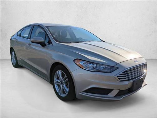 White Gold Metallic 2018 Ford Fusion SE