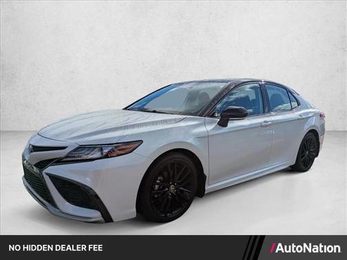 Wind Chill Pearl/Midnight Black Metallic 2023 Toyota Camry XSE