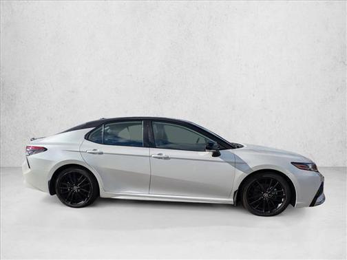 Wind Chill Pearl/Midnight Black Metallic 2023 Toyota Camry XSE