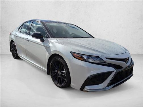 Wind Chill Pearl/Midnight Black Metallic 2023 Toyota Camry XSE