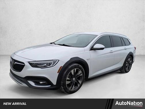 2018 Buick Regal TourX Essence