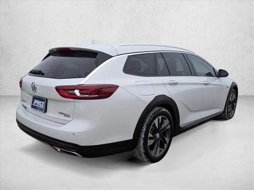 2018 Buick Regal TourX Essence