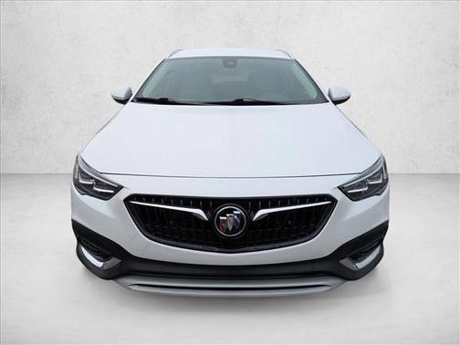 2018 Buick Regal TourX Essence
