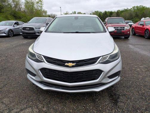 Silver Ice Metallic 2016 Chevrolet Cruze LT Auto