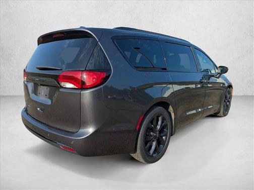 Granite Crystal Metallic Clearcoat 2019 Chrysler Pacifica Touring L