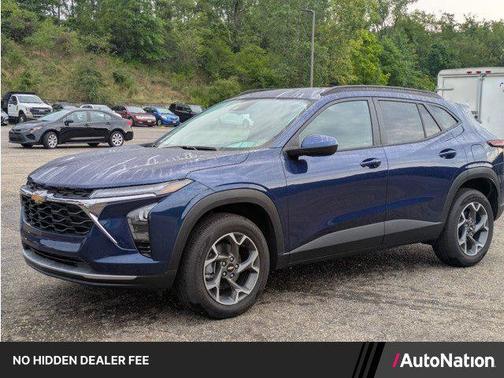 Blue Glow Metallic 2024 Chevrolet Trax LT