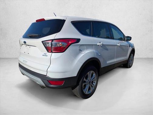 Oxford White 2017 Ford Escape SE