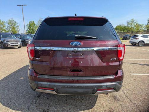 Burgundy Velvet Metallic Tinted Clearcoat 2019 Ford Explorer XLT