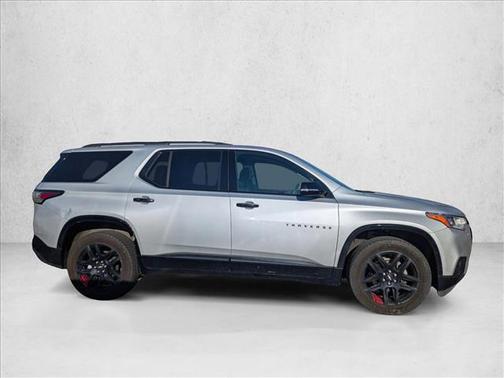 Silver Ice Metallic 2020 Chevrolet Traverse Premier