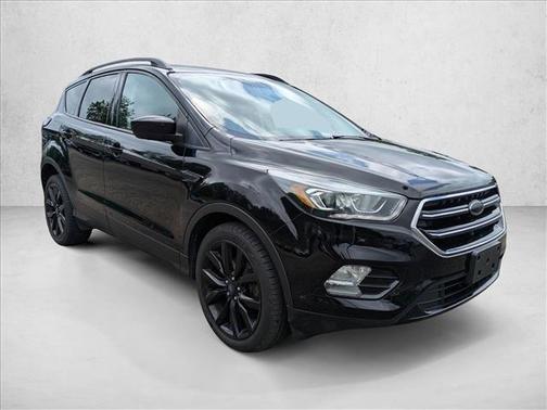 Ruby Red Metallic Tinted Clearcoat 2017 Ford Escape SE