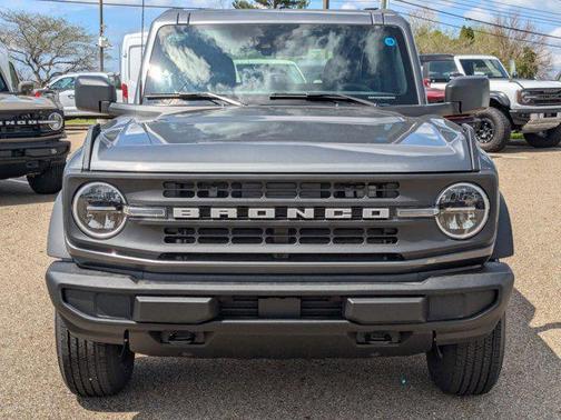 Carbonized Gray Metallic 2026 Ford Bronco Base 2 Door 4x4