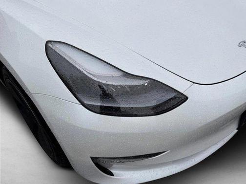 Pearl White Multi-Coat 2023 Tesla Model 3 Standard Range