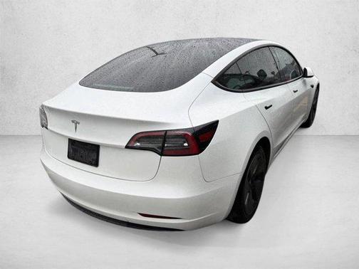 Pearl White Multi-Coat 2023 Tesla Model 3 Standard Range
