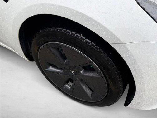 Pearl White Multi-Coat 2023 Tesla Model 3 Standard Range