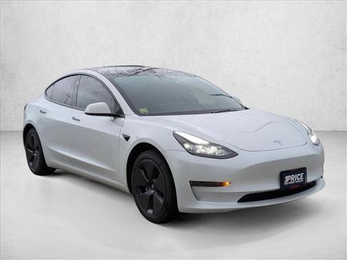 Pearl White Multi-Coat 2023 Tesla Model 3 Standard Range