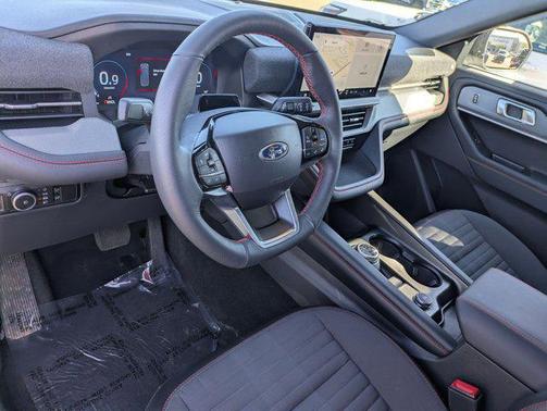 Star White Metallic Tri-Coat 2026 Ford Explorer ST-Line