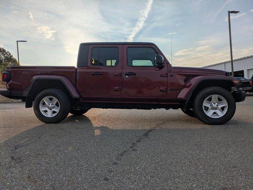 2022 Jeep Gladiator Sport S