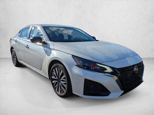 Pearl White Tricoat 2024 Nissan Altima 2.5 SV