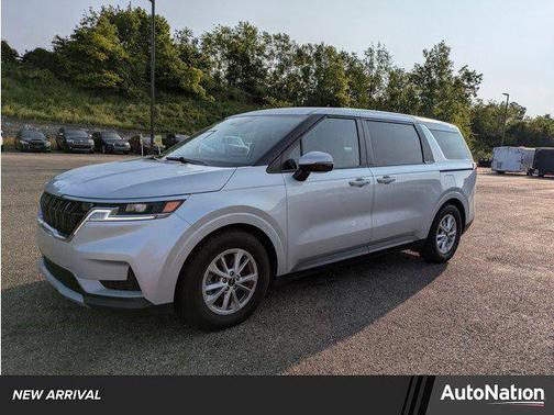 2023 Kia Carnival LX