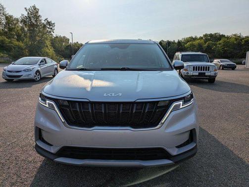 2023 Kia Carnival LX