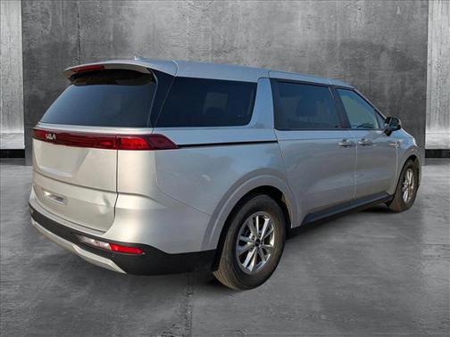 2023 Kia Carnival LX