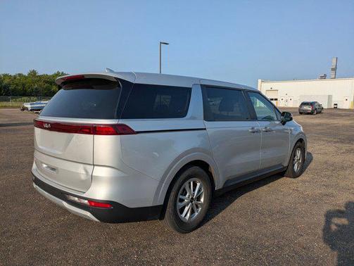 2023 Kia Carnival LX