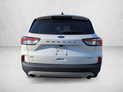 Star White Metallic Tri-Coat 2022 Ford Escape SE