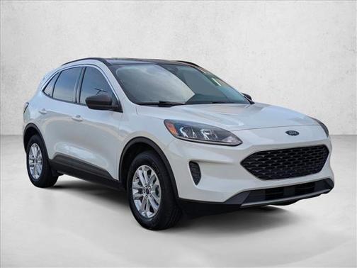 Star White Metallic Tri-Coat 2022 Ford Escape SE