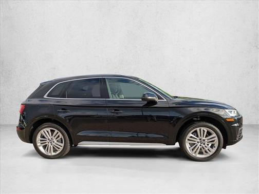 Mythos Black Metallic 2019 Audi Q5 2.0T Premium Plus