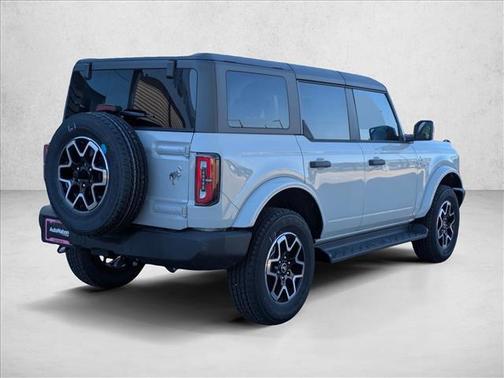 Avalanche Gray 2026 Ford Bronco Outer Banks