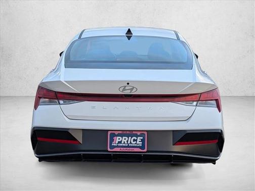 2025 Hyundai ELANTRA SEL