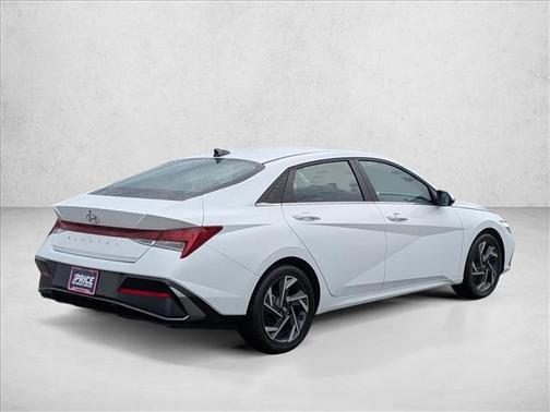 2025 Hyundai ELANTRA SEL