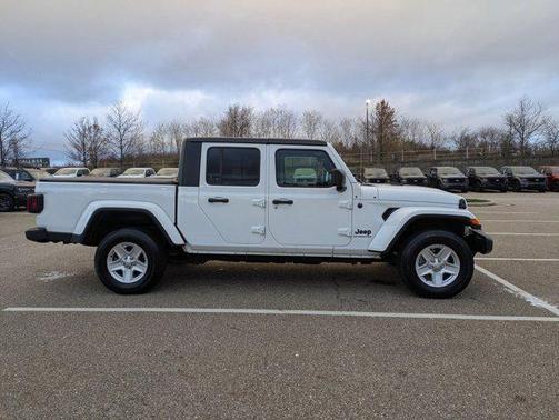 2022 Jeep Gladiator Sport S