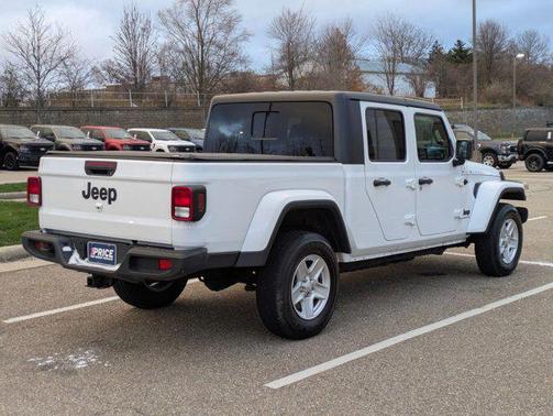 2022 Jeep Gladiator Sport S