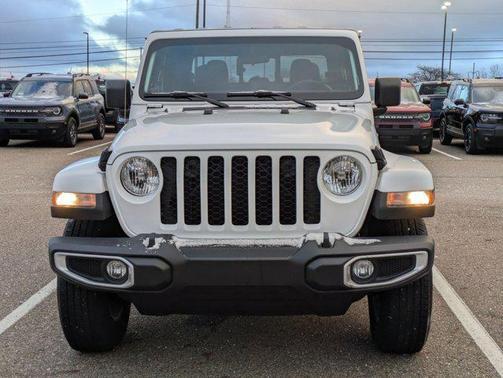 2022 Jeep Gladiator Sport S