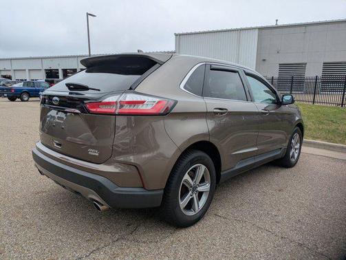 Stone Gray Metallic 2019 Ford Edge SEL