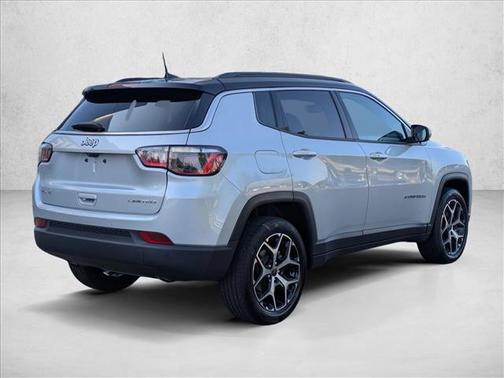 Silver Zynith Metallic Clearcoat 2025 Jeep Compass Limited